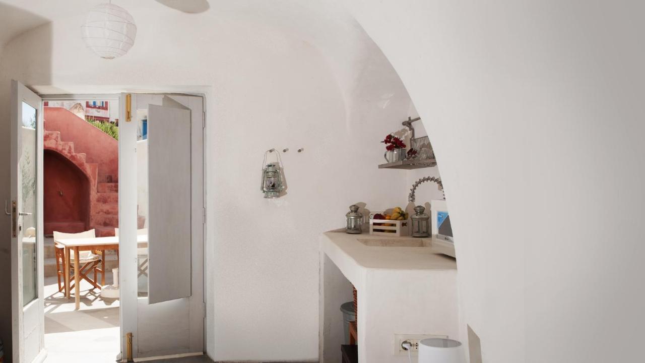 Вілла Oia, Finikia Cave House Екстер'єр фото