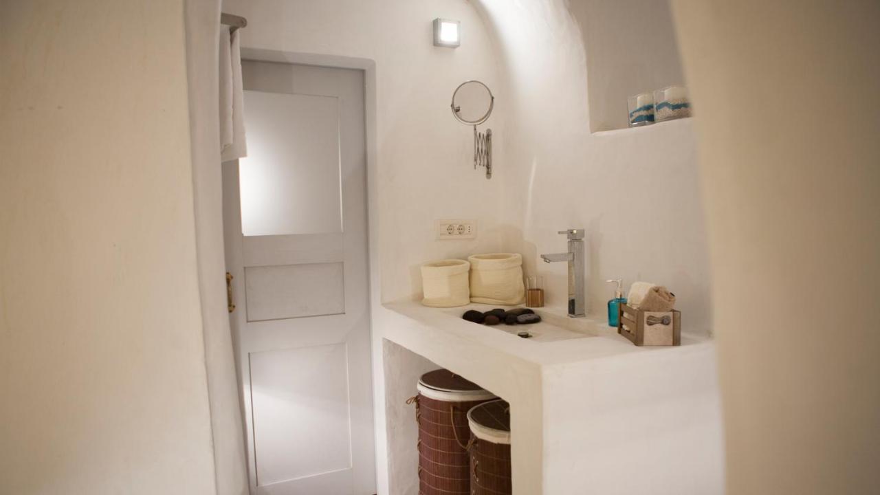 Вілла Oia, Finikia Cave House Екстер'єр фото